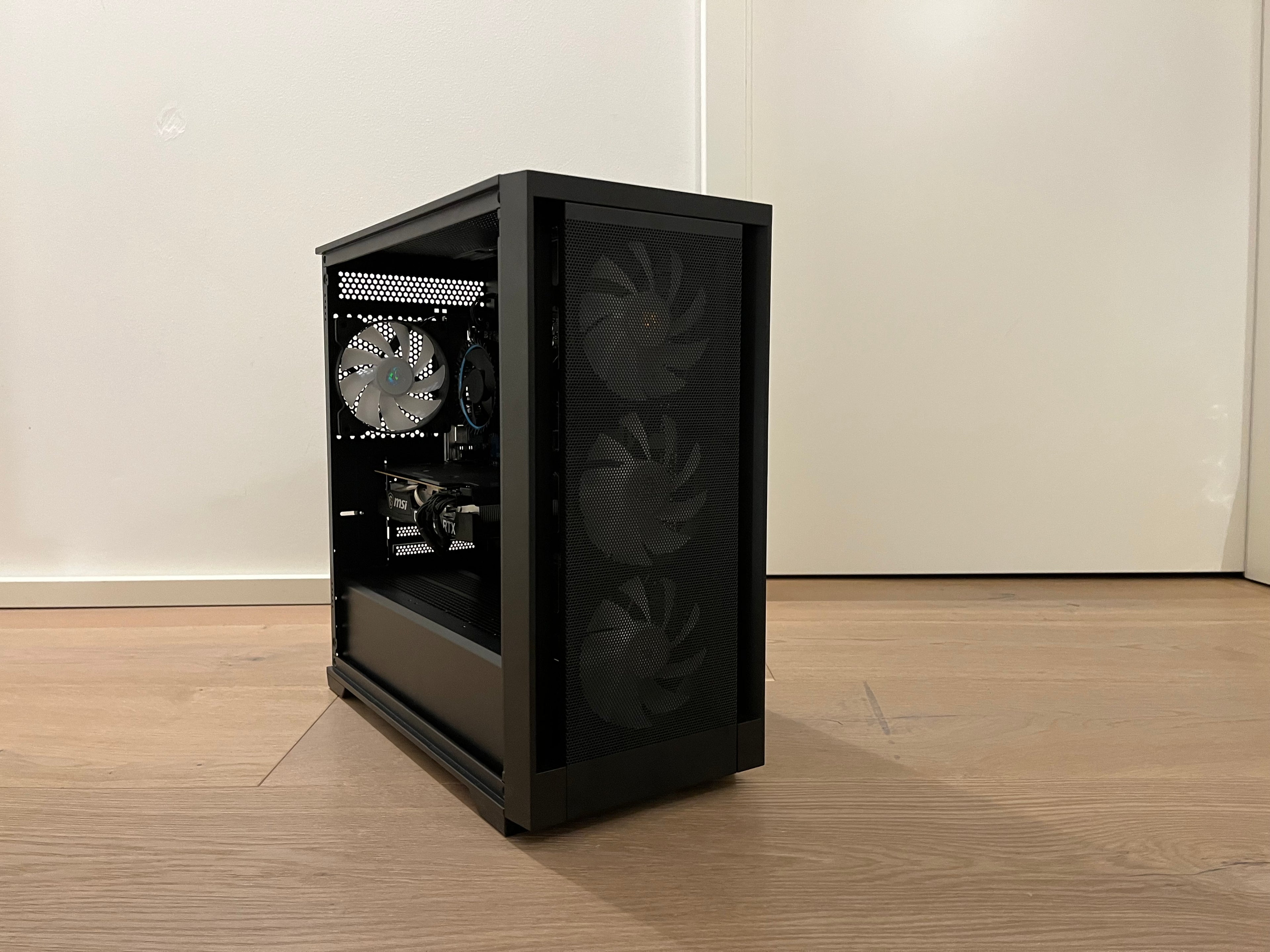 Gaming PC CompiX Lite RTX 5050 / I3-14100F / 16GB DDR4 / 512GB M.2 SSD