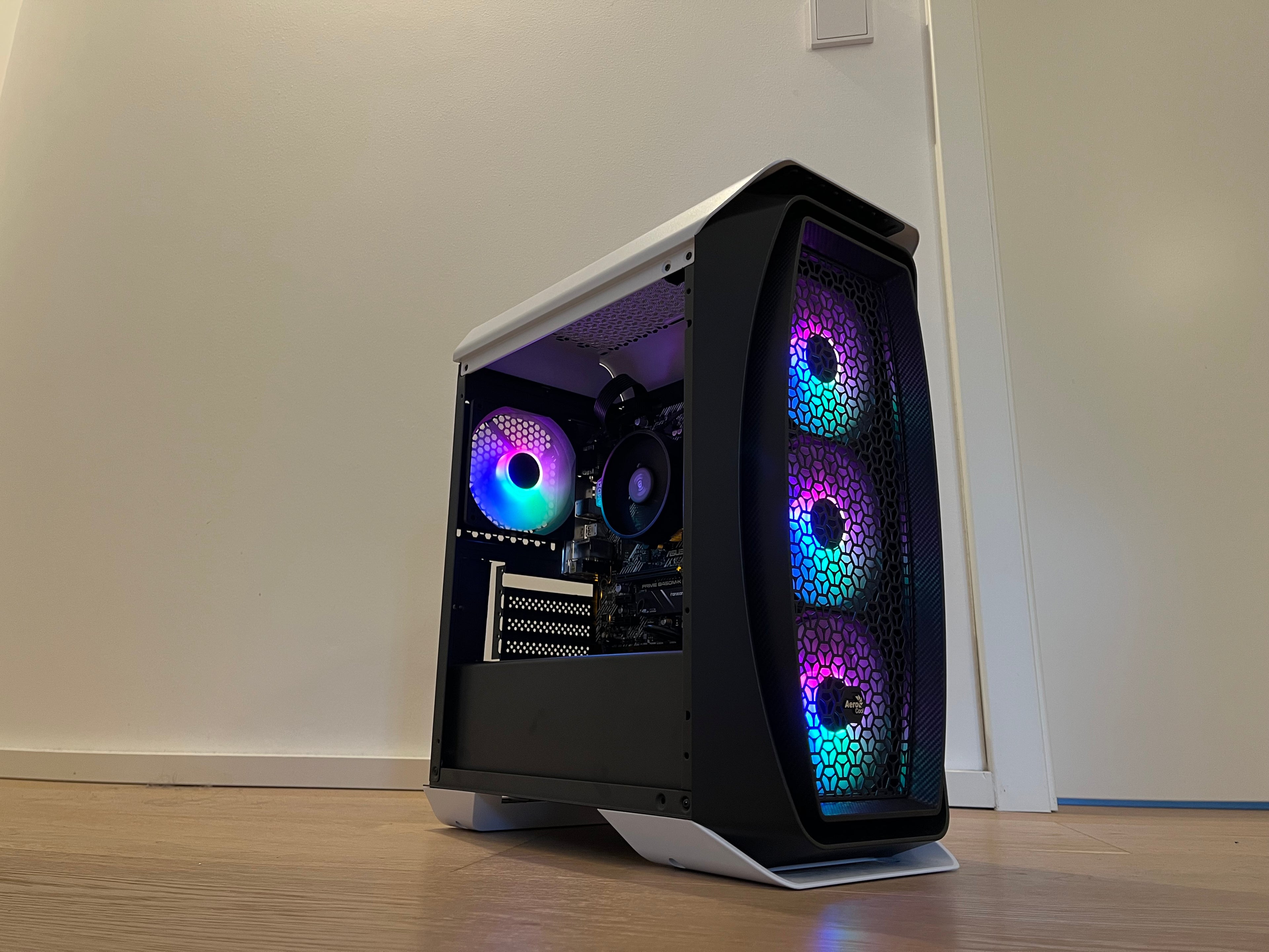 Gaming PC RTX 5060 Ti / Ryzen 5 7500f / 32GB DDR5 / 1TB NVME SSD
