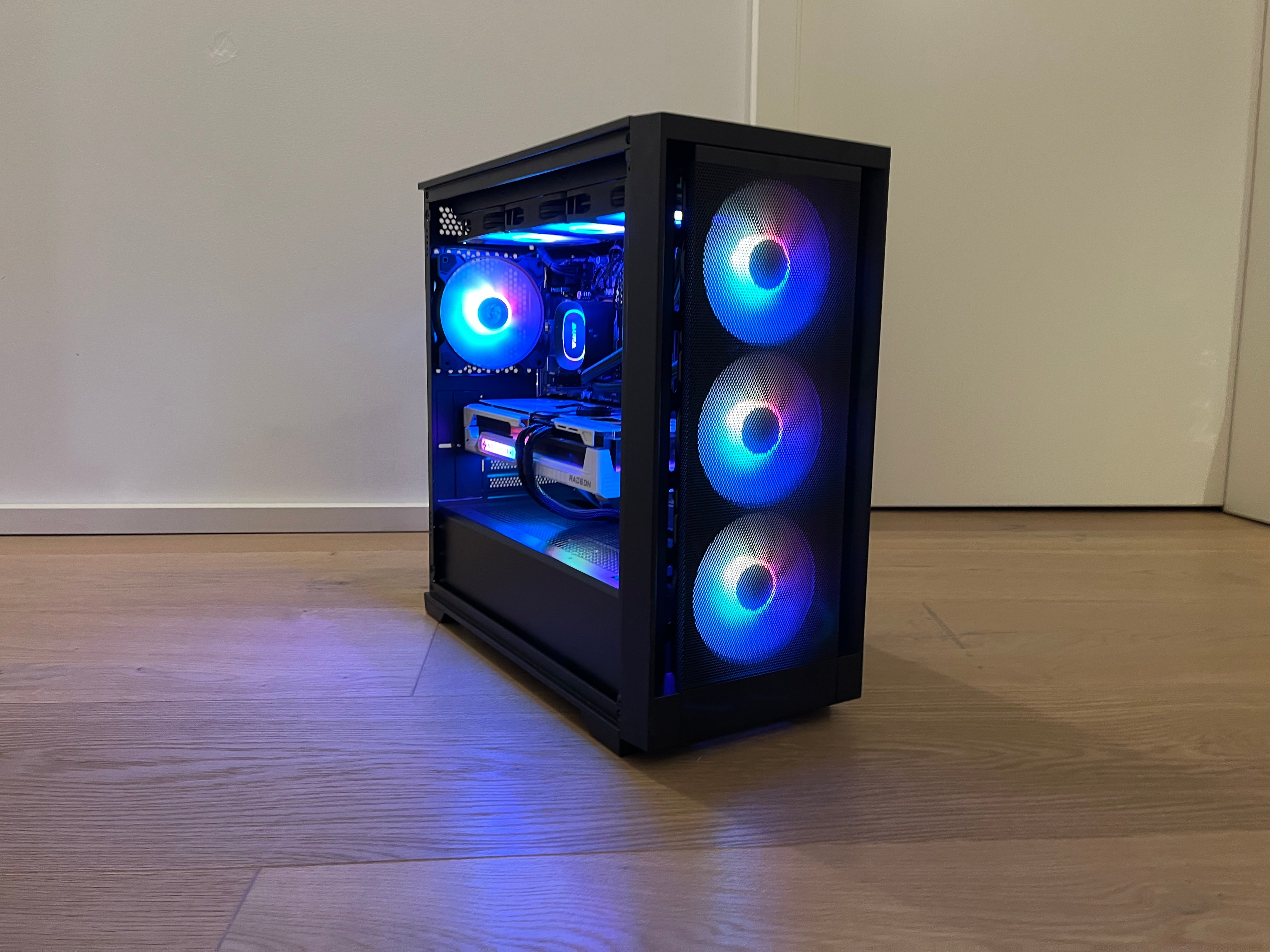 Gaming PC CompiX Master RX 9070 xt / i7-13700F / 32GB RAM / 1TB M.2 SSD