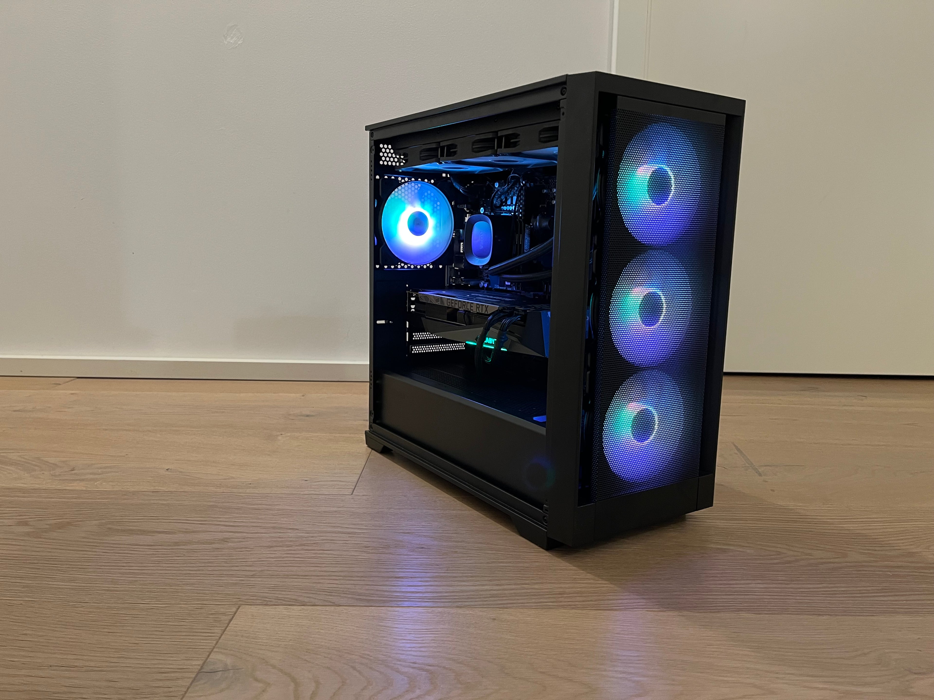 Gaming PC CompiX Extreme RTX 5090 / I9 12900KS / 64GB RAM / 1TB SSD