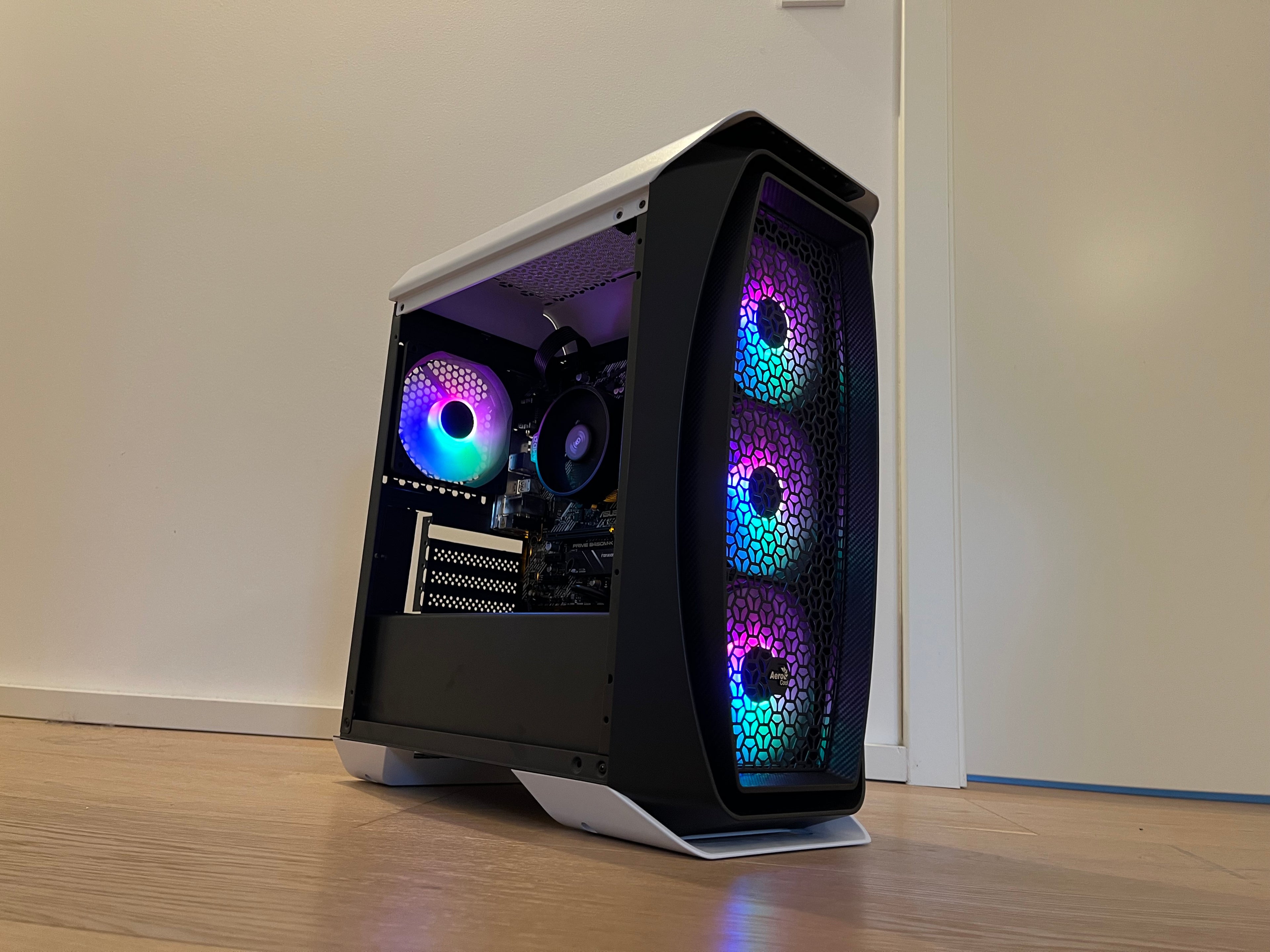 Gaming PC RTX 5060 Ti / Ryzen 5 7500f / 32GB DDR5 / 1TB NVME SSD