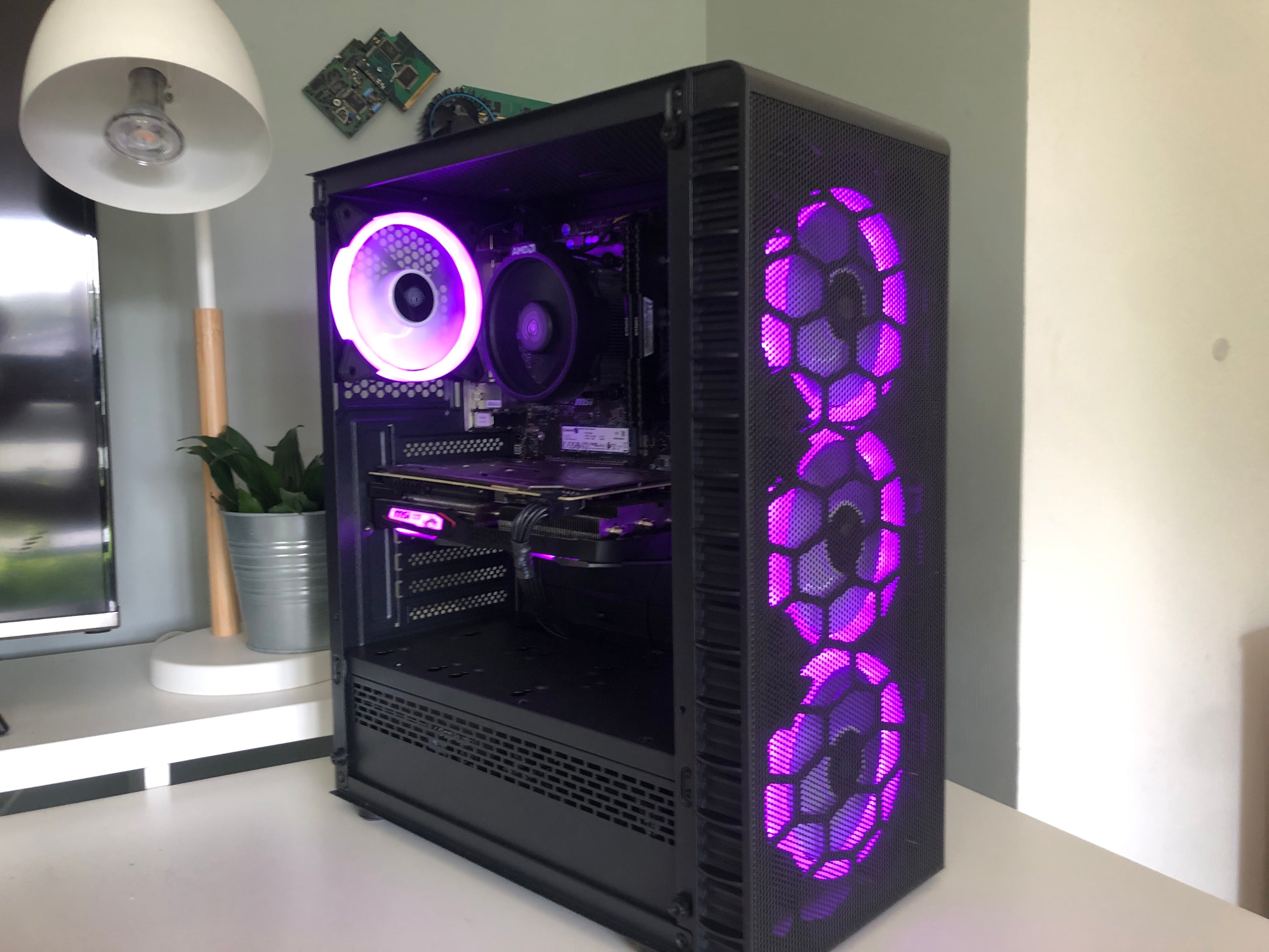 Gaming PC RX 580 8GB / Ryzen 5 3600 / 512GB M.2 SSD / 16GB DDR4 RAM