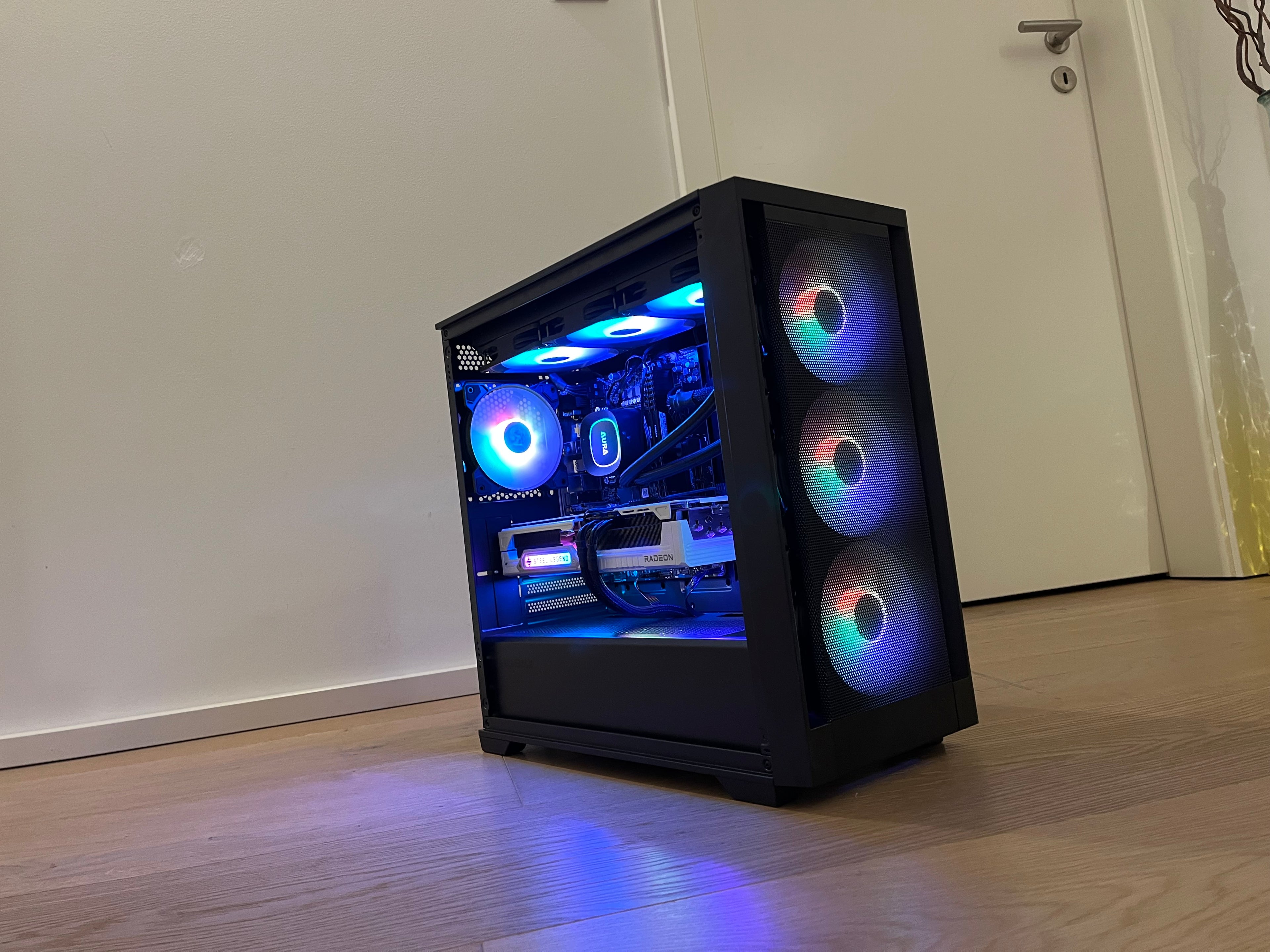 Gaming PC CompiX Master RX 9070 xt / i7-13700F / 32GB RAM / 1TB M.2 SSD