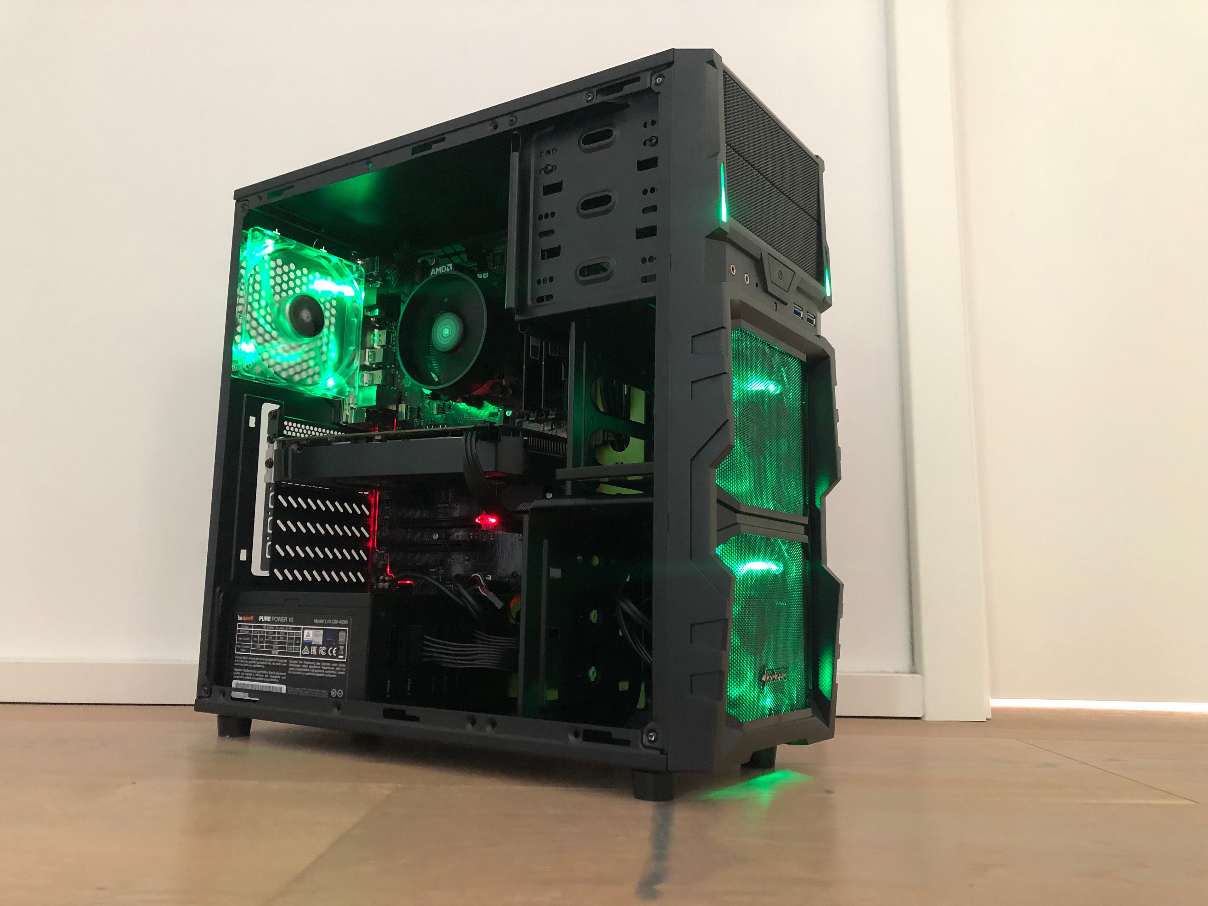 PC Ryzen 5 3400G / AMD RX VEGA 11 / 512GB M.2 SSD / 16GB DDR4