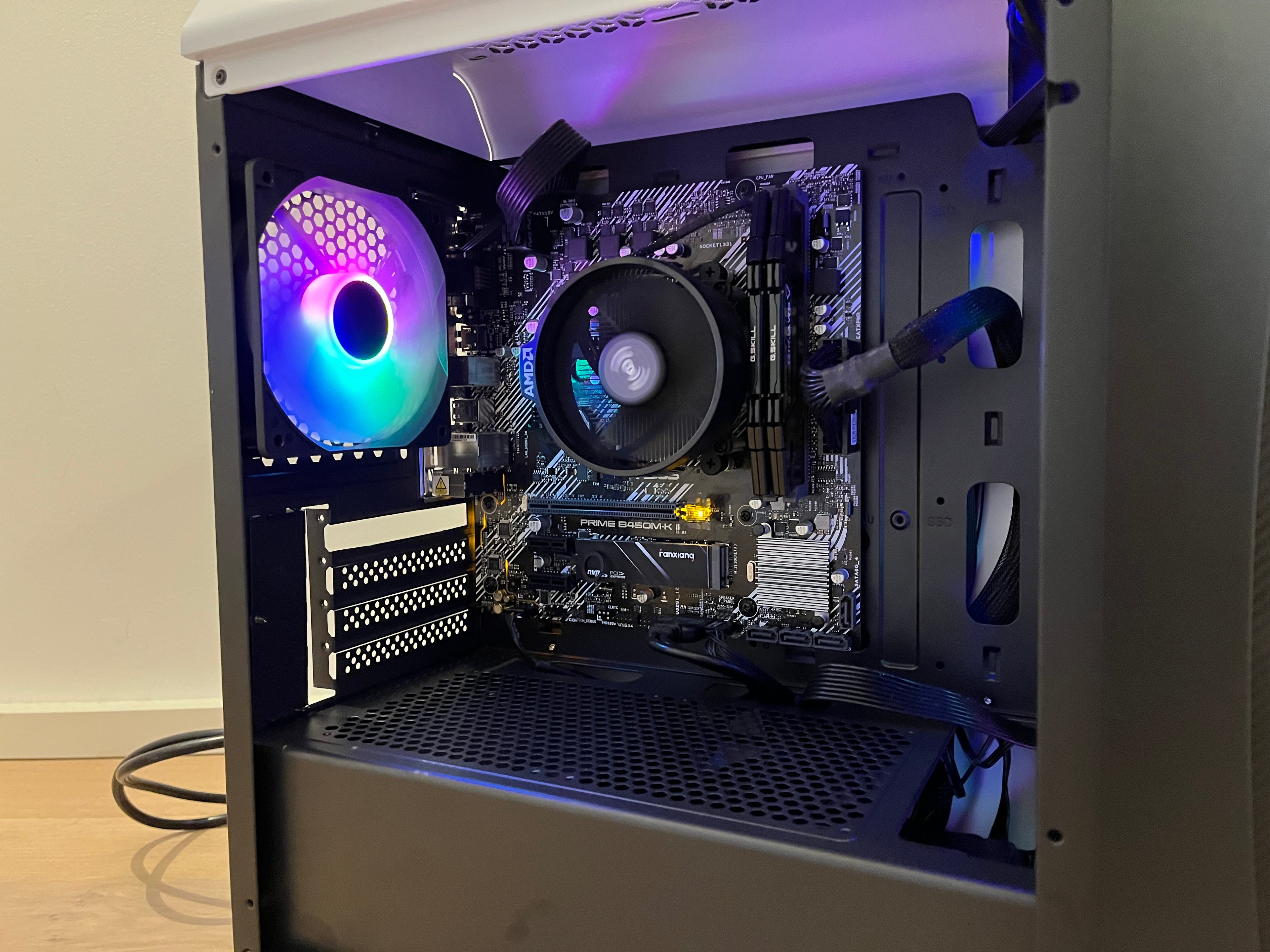 Gaming PC RTX 5060 Ti / Ryzen 5 7500f / 32GB DDR5 / 1TB NVME SSD