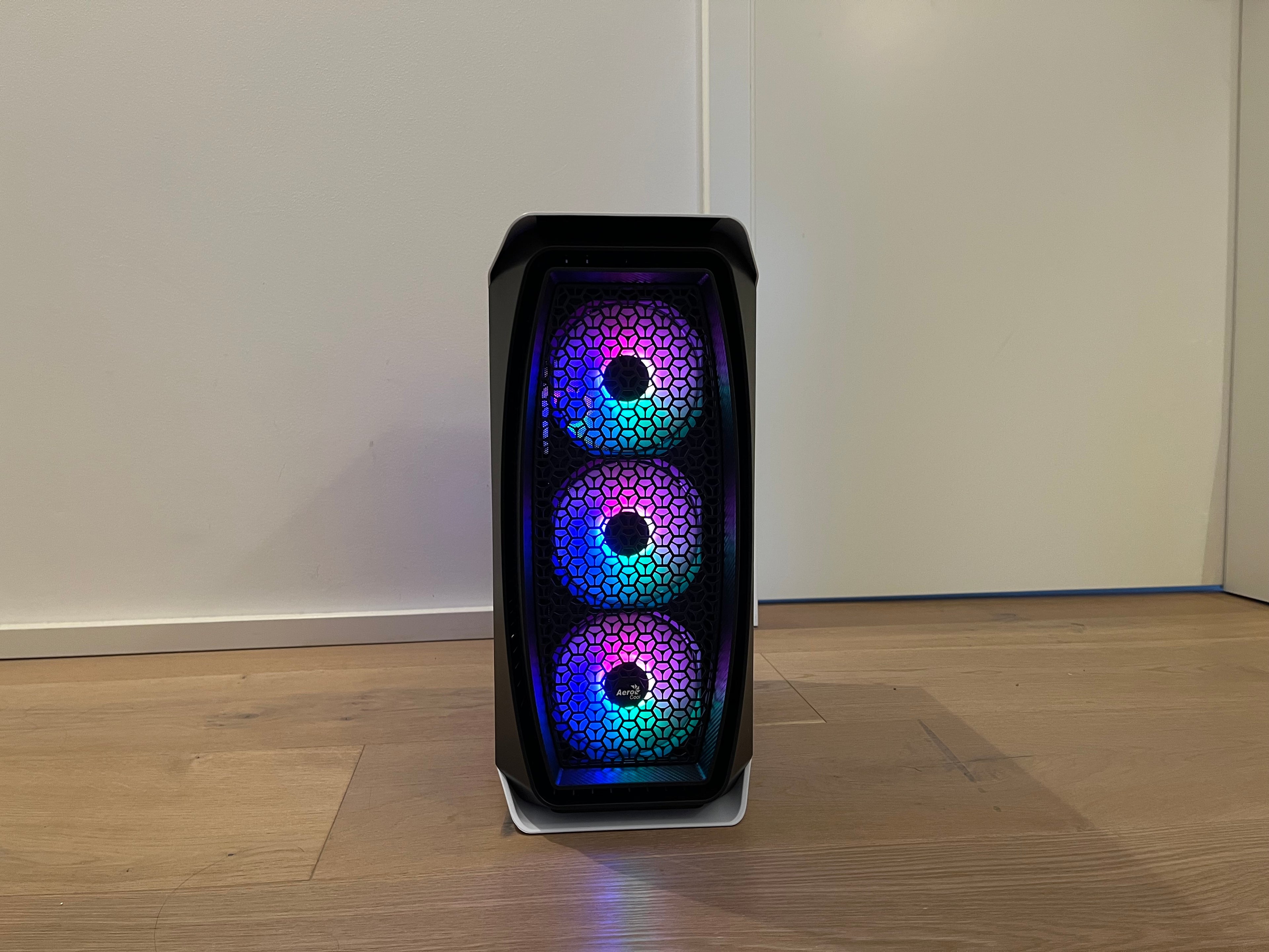 Gaming PC RTX 5060 Ti / Ryzen 5 7500f / 32GB DDR5 / 1TB NVME SSD